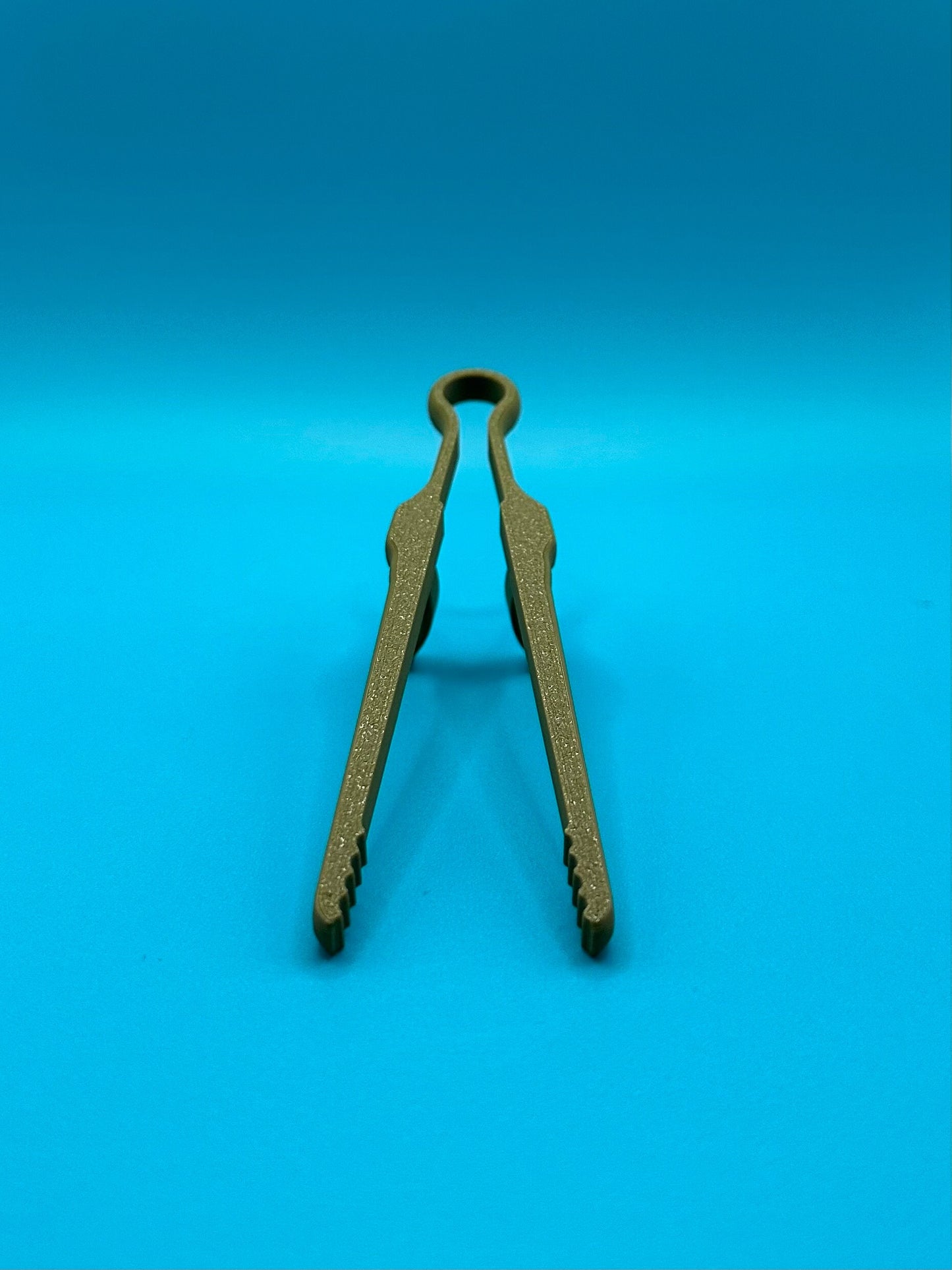 Gaming Chopsticks Snack Tool – Enjoy Mess-Free Snacking While Gaming