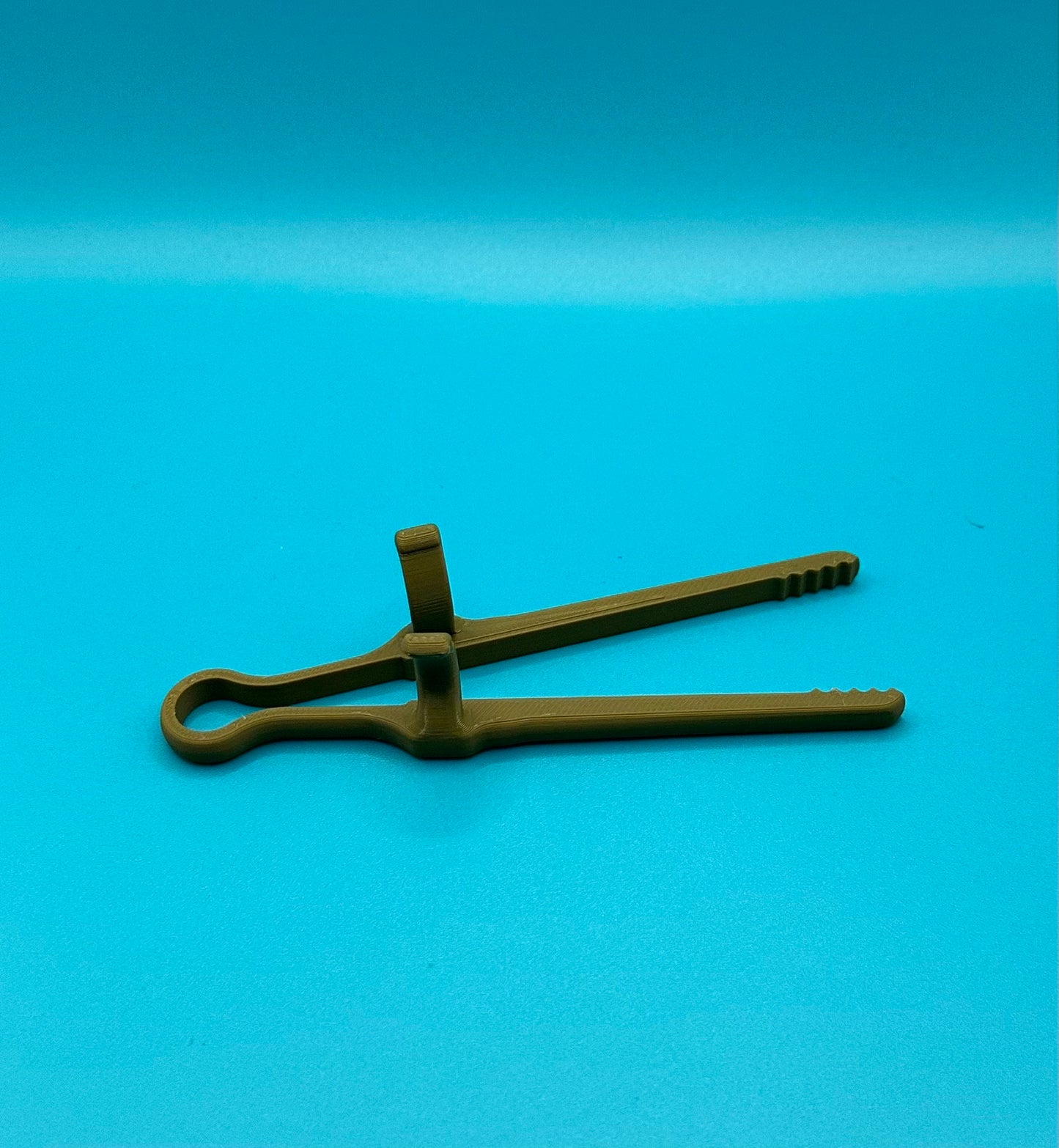 Gaming Chopsticks Snack Tool – Enjoy Mess-Free Snacking While Gaming