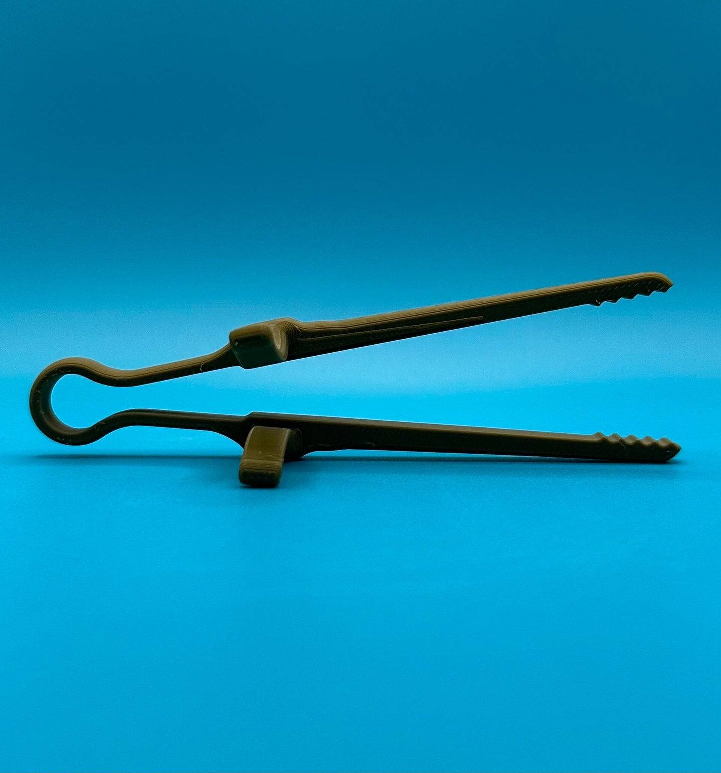 Gaming Chopsticks Snack Tool – Enjoy Mess-Free Snacking While Gaming