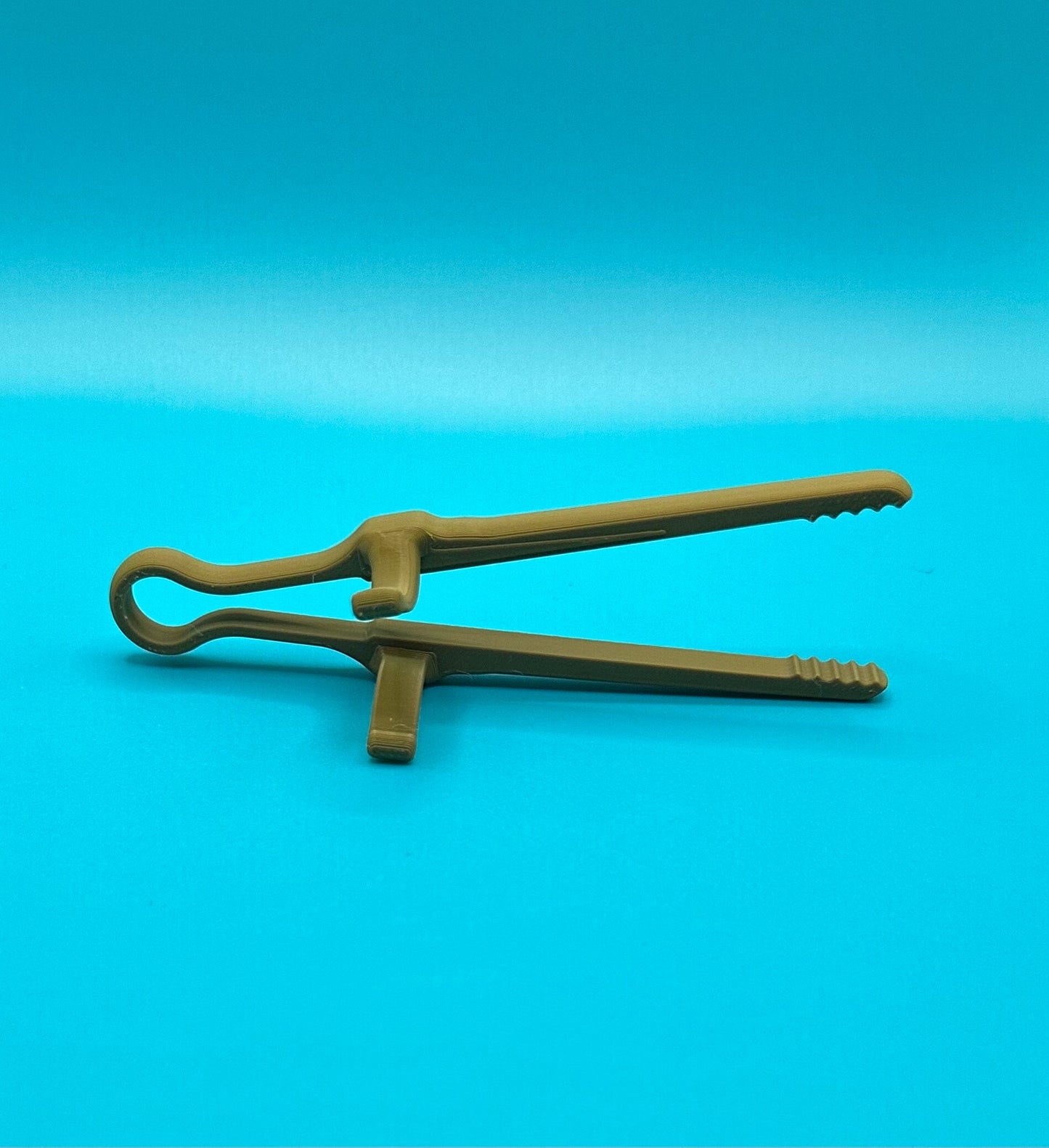 Gaming Chopsticks Snack Tool – Enjoy Mess-Free Snacking While Gaming