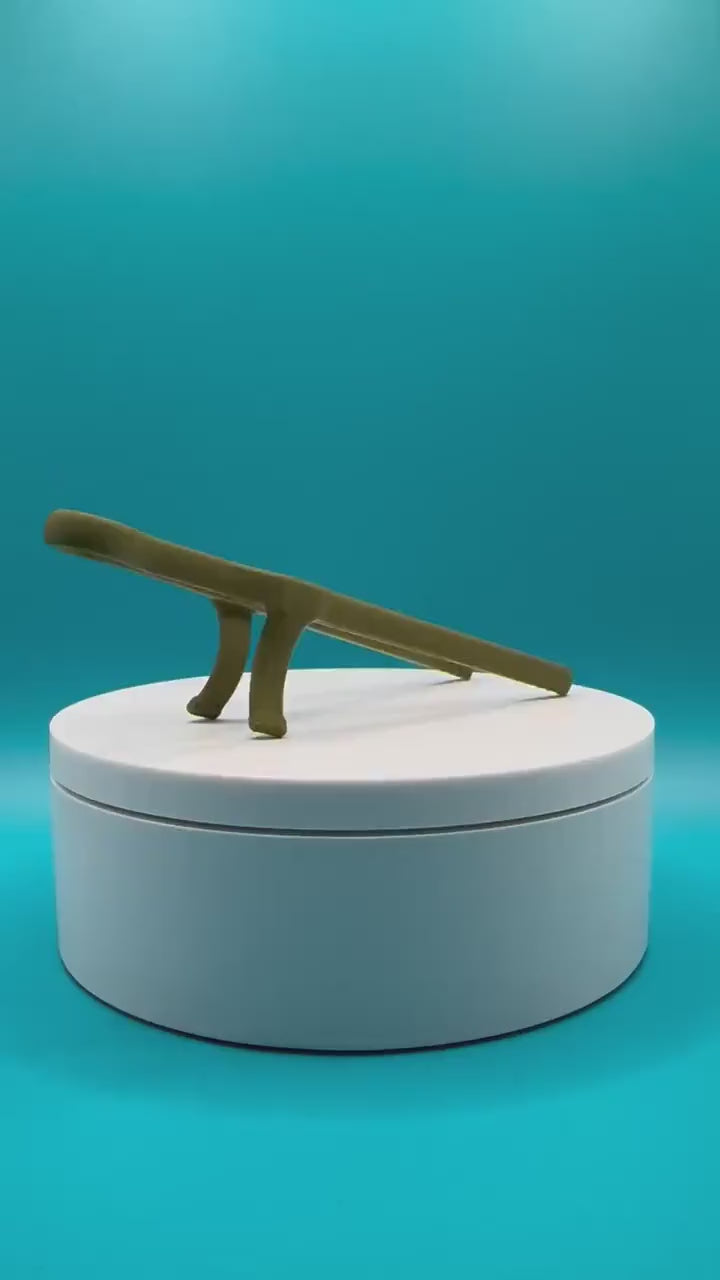 Gaming Chopsticks Snack Tool – Enjoy Mess-Free Snacking While Gaming